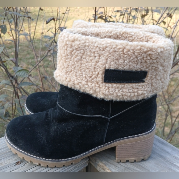 Women's Black Faux Fur lined pull on ankle boots Size 8.5 (39) - Picture 1 of 6